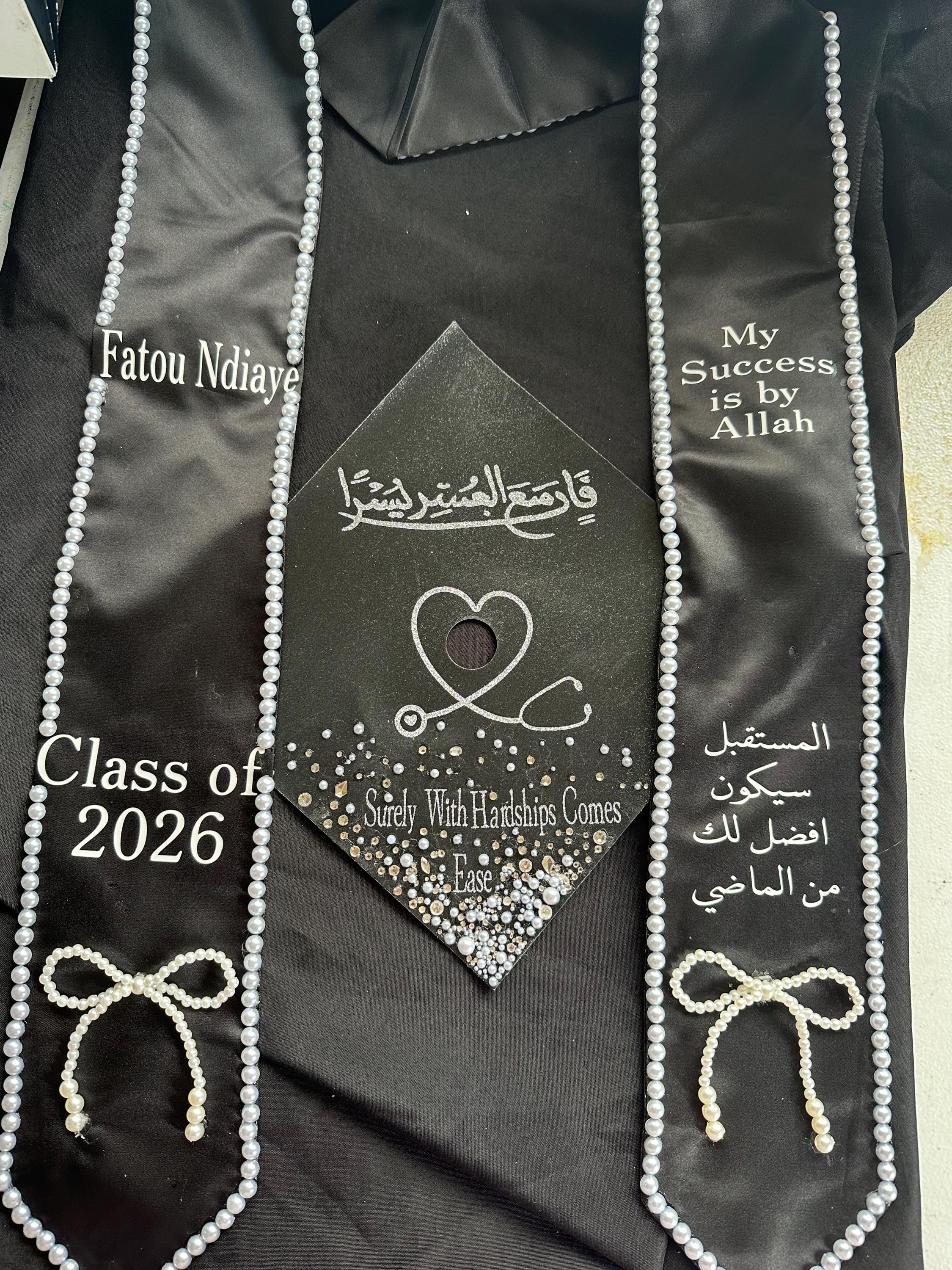 Graduation hat topper