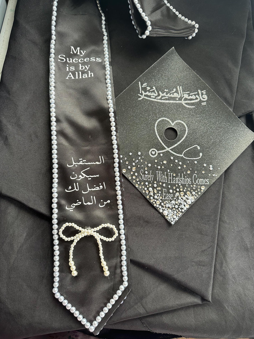 Graduation hat topper